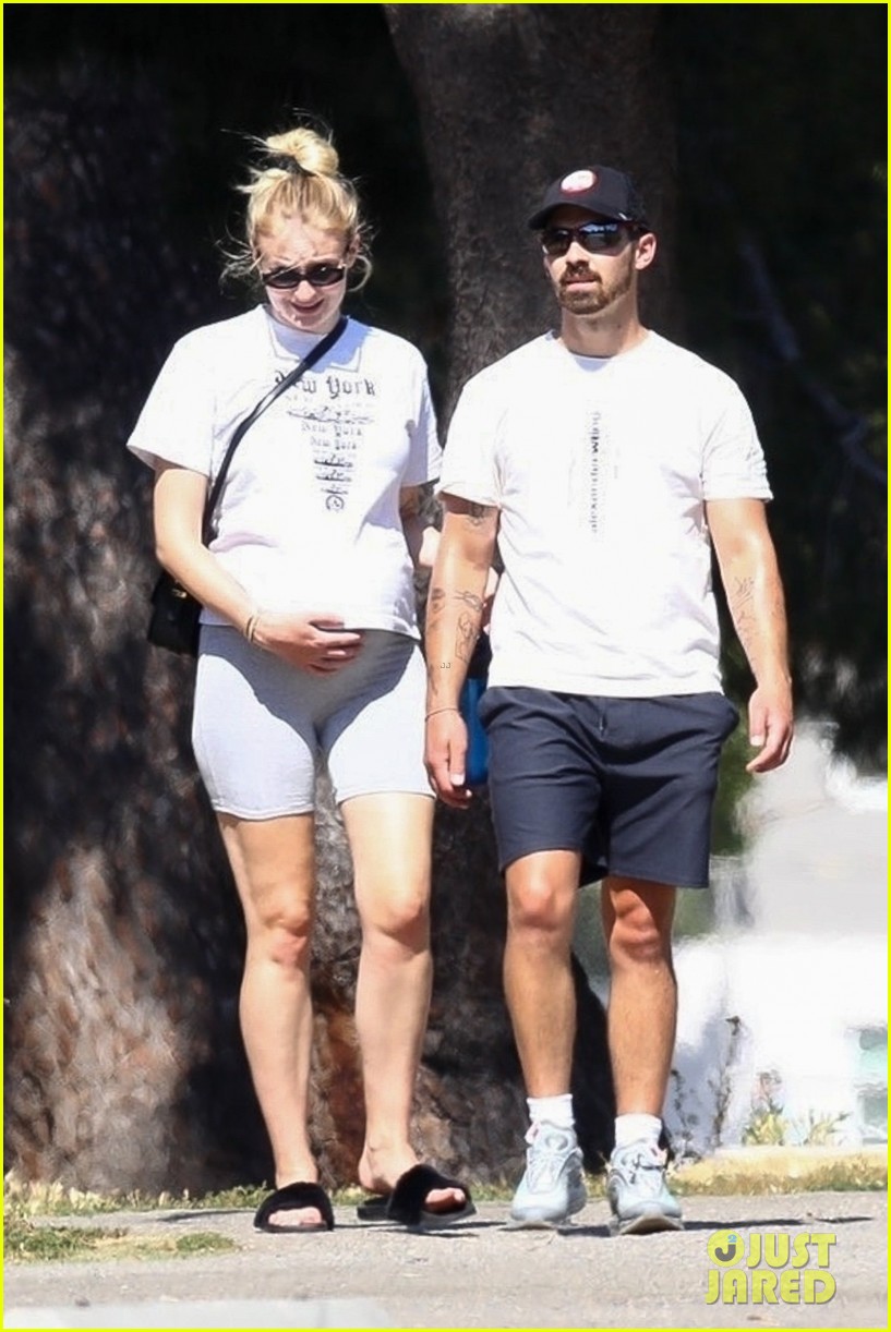 Joe Jonas & Pregnant Sophie Turner Hold Hands on Father's Day Outing!