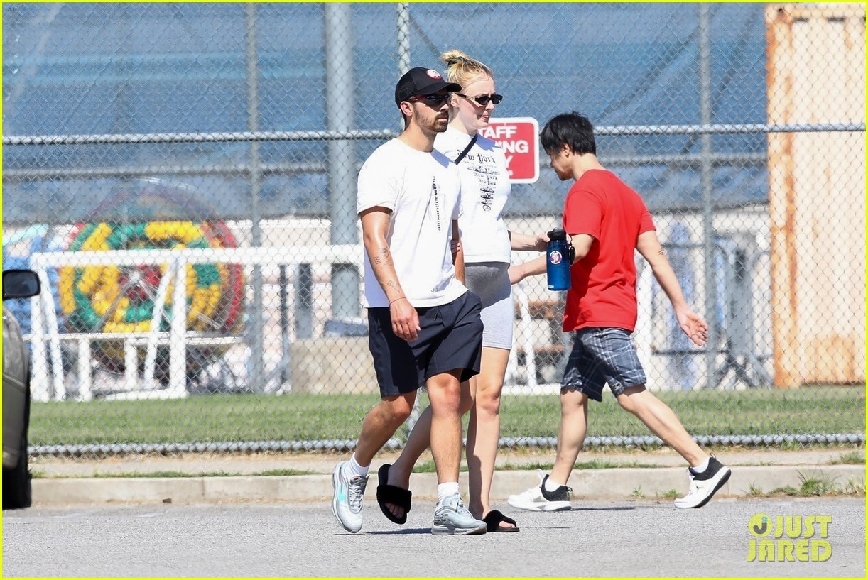 Joe Jonas & Pregnant Sophie Turner Hold Hands on Father's Day Outing!