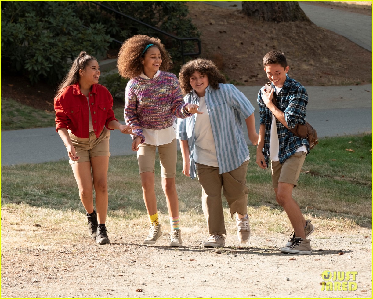 Siena Agudong & Izabela Rose Star In 'Upside-Down Magic' Trailer - Watch Now!