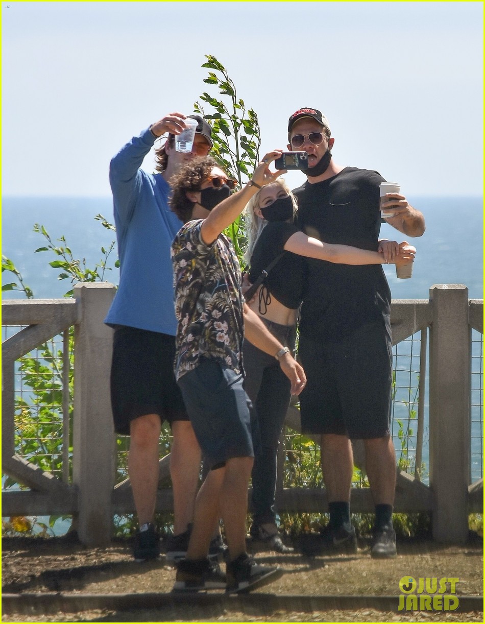 Ariel Winter & Luke Benward Join Some Friends For a Fun Day Out
