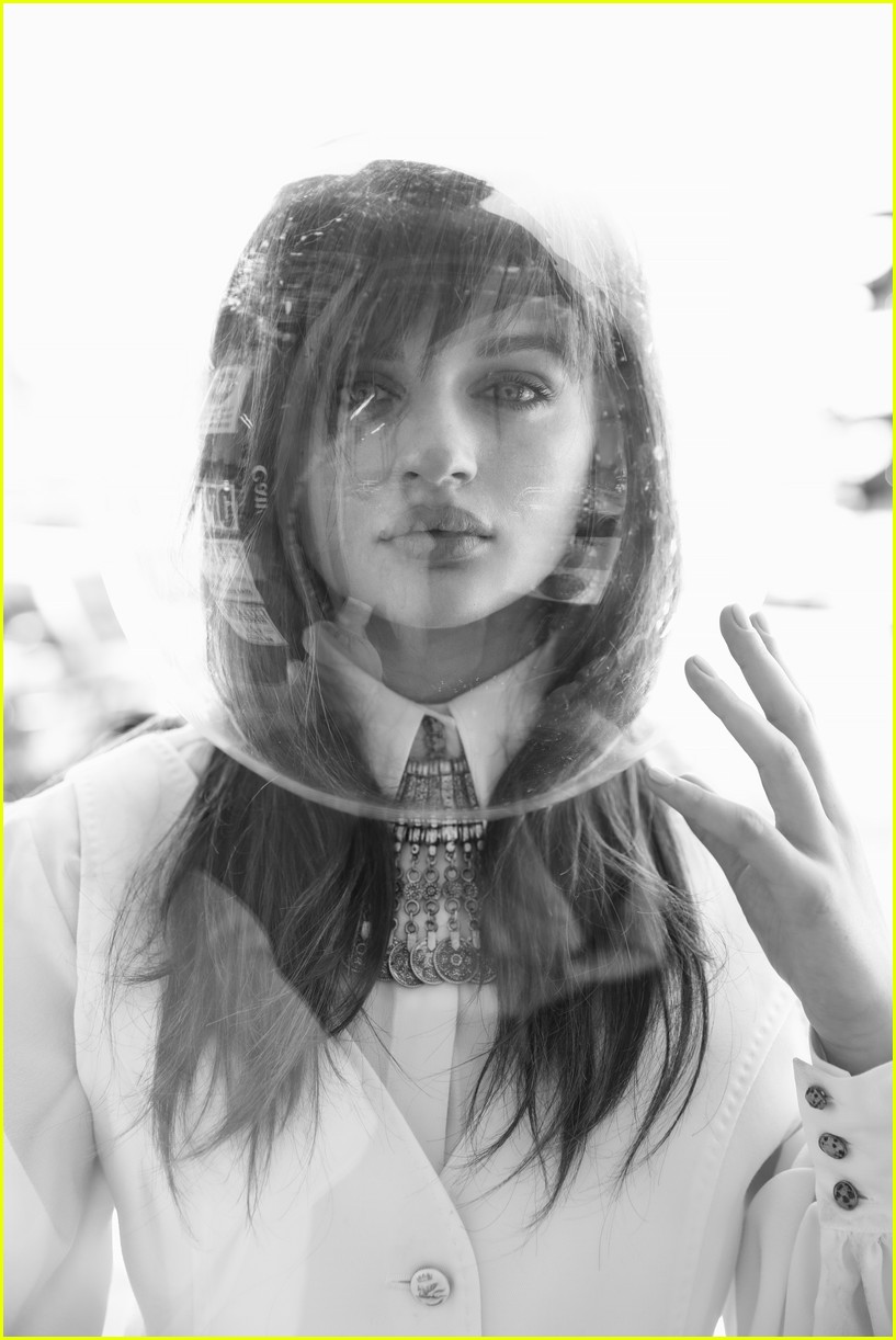 Joey King's Latest Cover Shoot Is Sabrina Carpenter's New Lock Screen