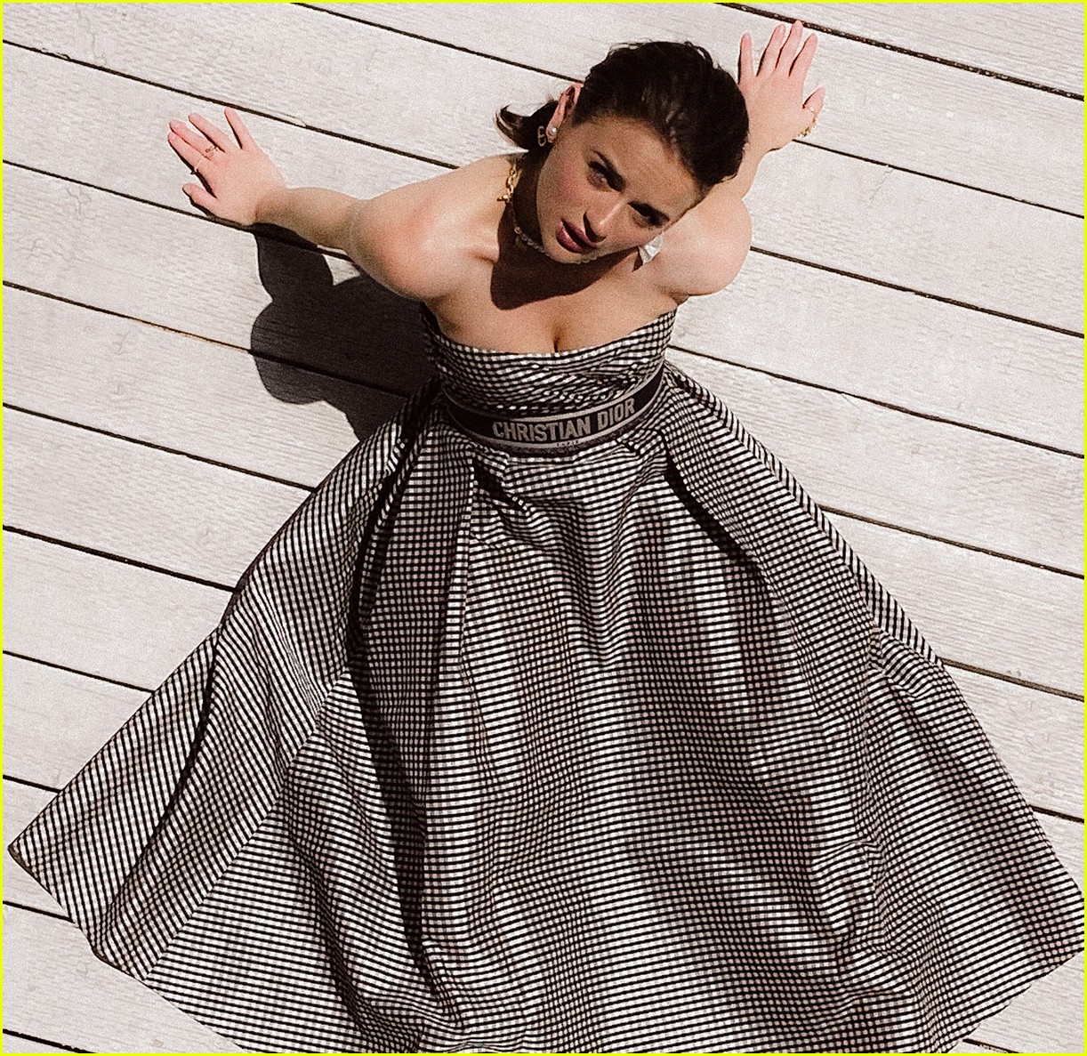 Joey King Was 'Giggling' Throughout Her At-Home Photo Shoot!