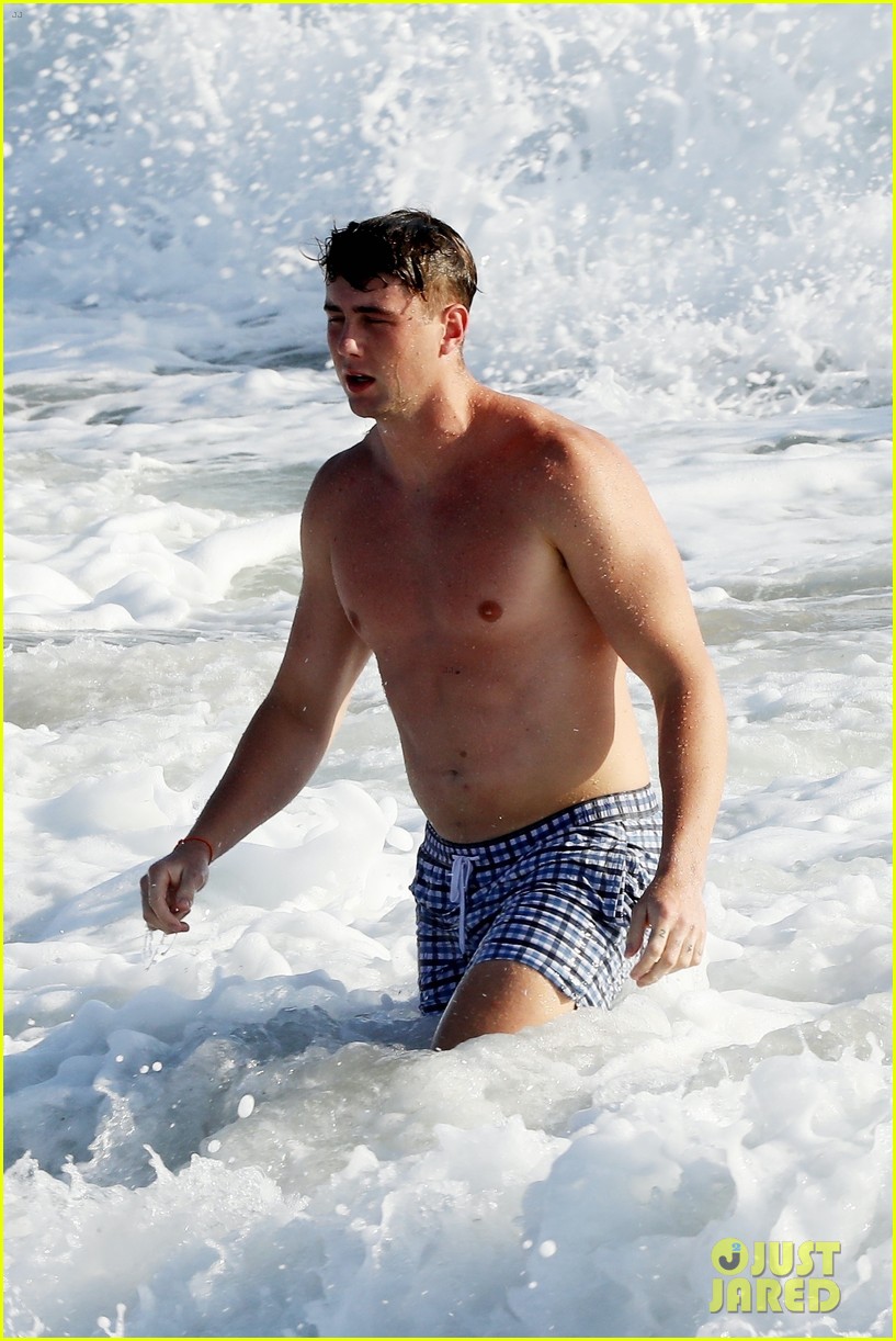 TikTok's Olivia Ponton Hits the Beach with Harry Jowsey - See the Photos!