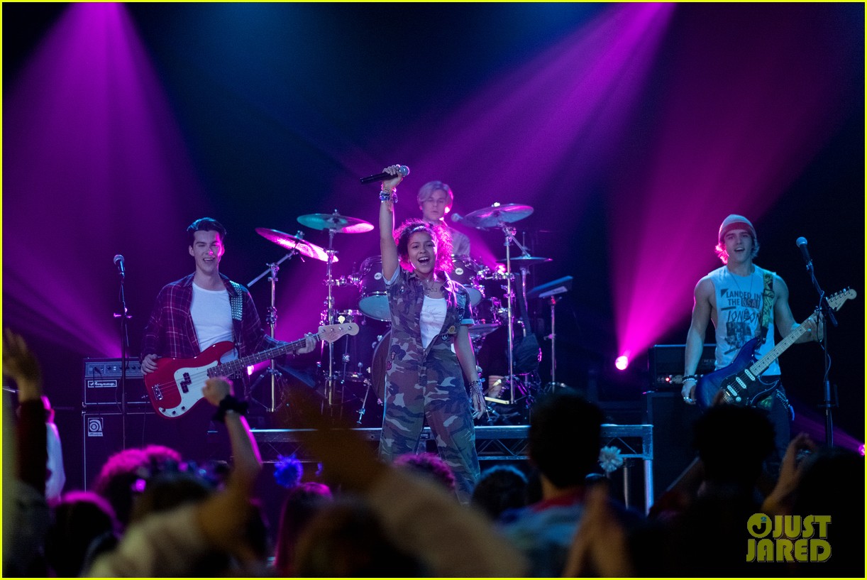 Madison Reyes Makes Her Debut in 'Julie & The Phantoms' Trailer - Watch Now!