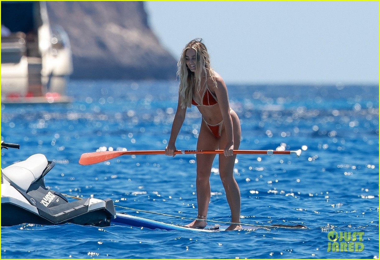 Perrie Edwards & Alex Oxlade-Chamberlain Have Fun In The Sun In Spain!
