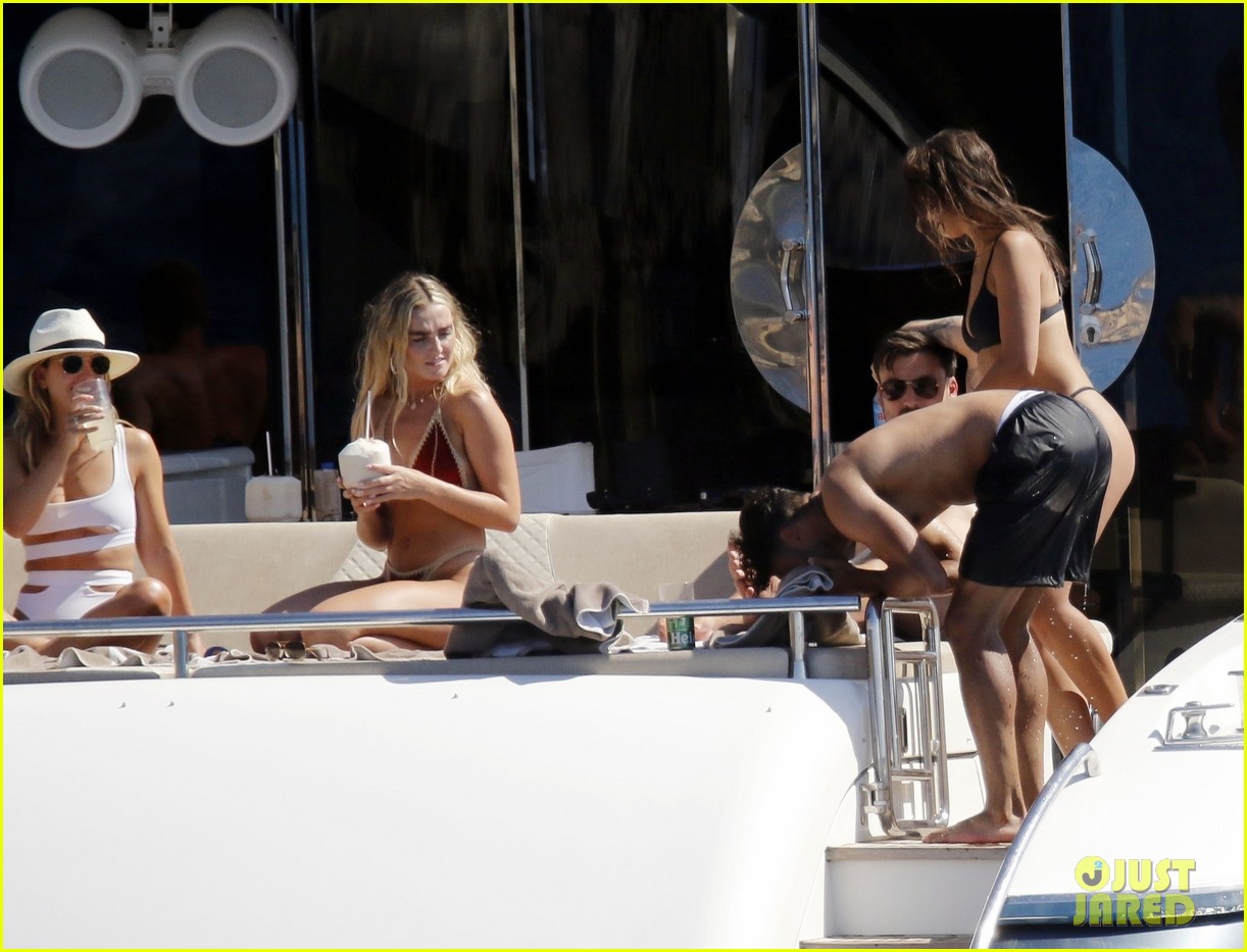 Perrie Edwards & Alex Oxlade-Chamberlain Have Fun In The Sun In Spain!