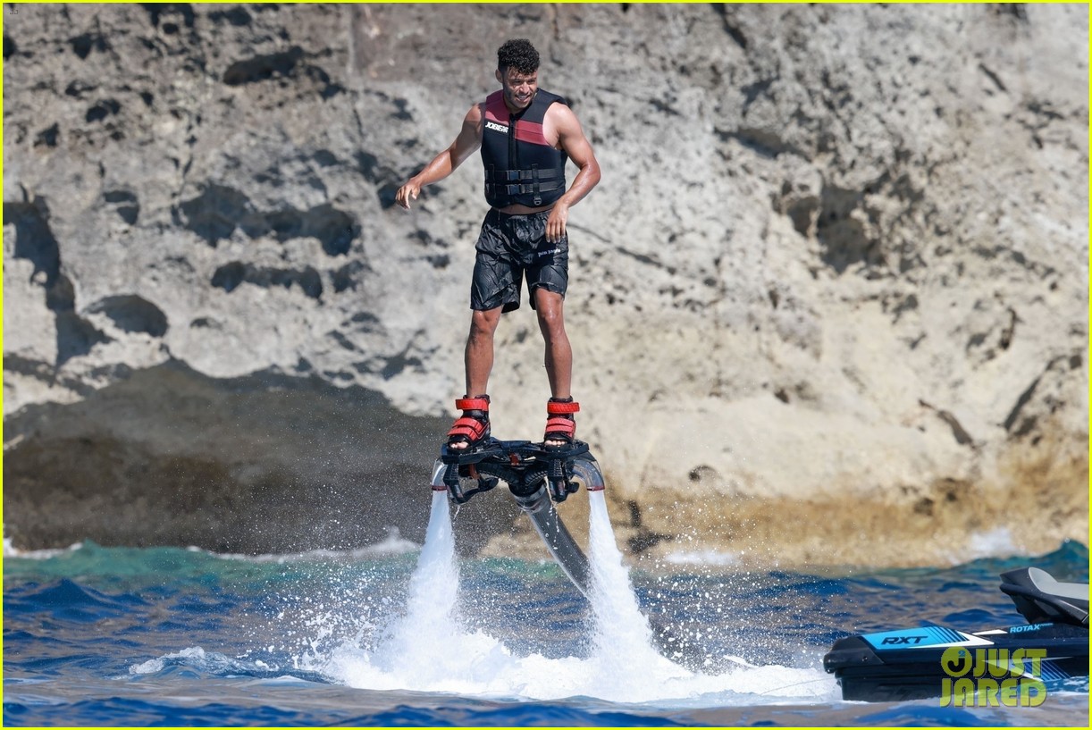 Perrie Edwards & Alex Oxlade-Chamberlain Have Fun In The Sun In Spain!