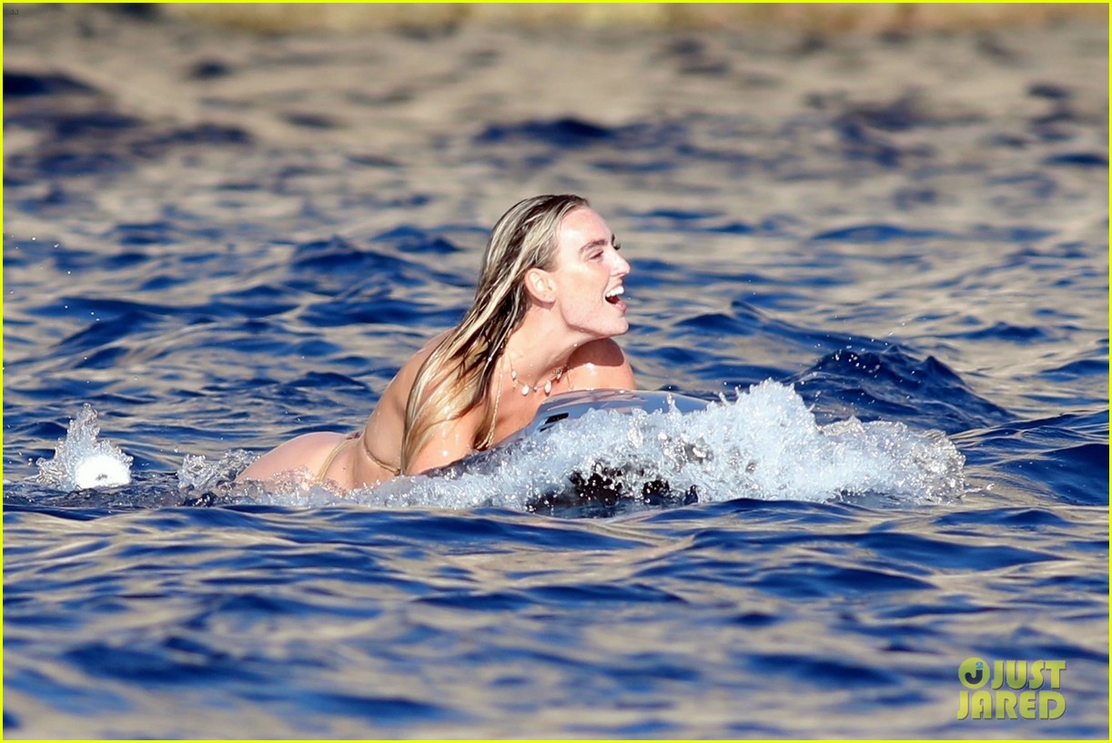 Perrie Edwards & Alex Oxlade-Chamberlain Have Fun In The Sun In Spain!