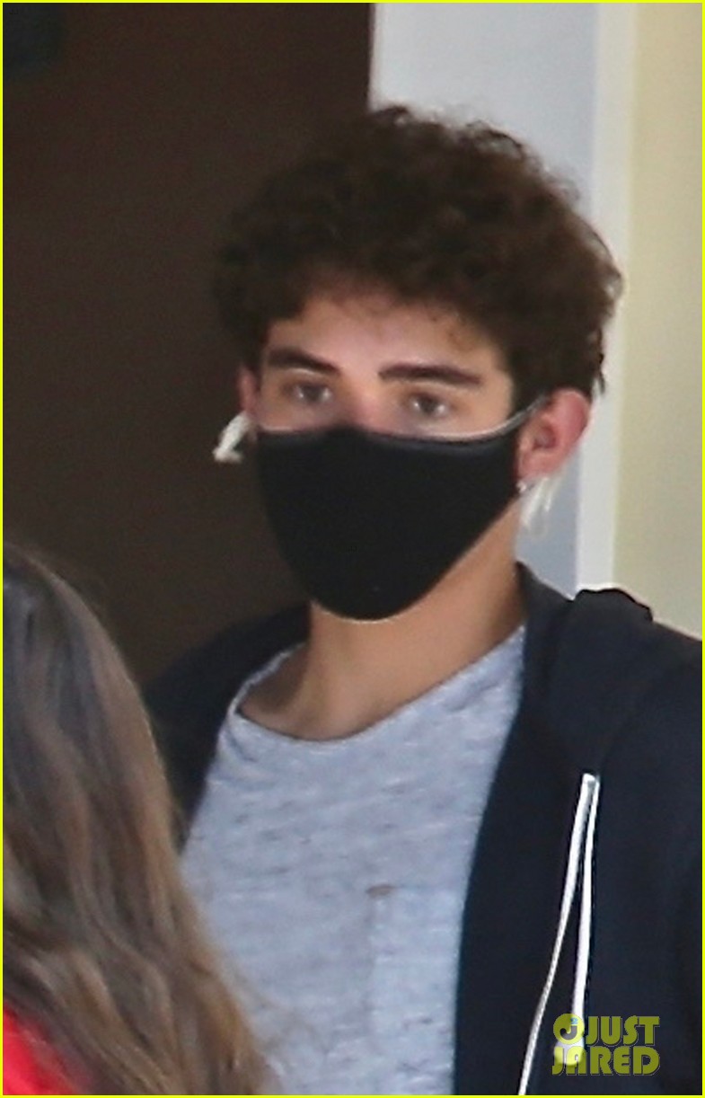 Sabrina Carpenter Grabs Weekend Lunch With Fellow Disney+ Star Joshua Bassett!