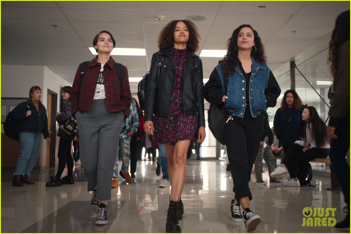 'Trinkets' Season 2 First Look Photos & Trailer Revealed!