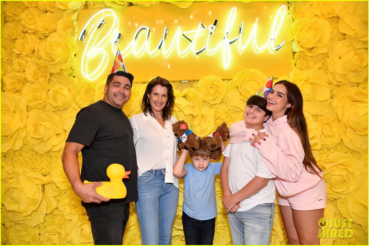 Addison Rae Celebrates Brother Lucas' Birthday at Sugar Factory!