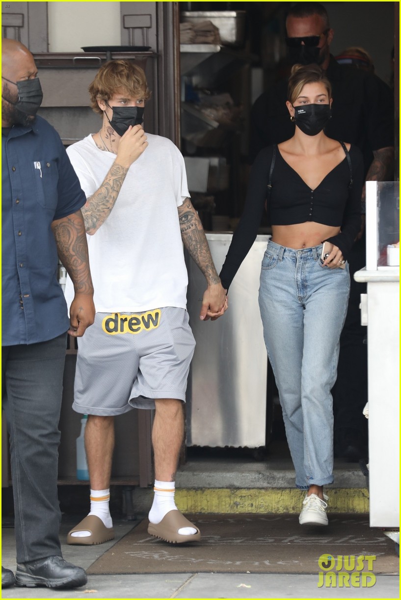 Justin Bieber Gets Lunch with Hailey After Debuting New Tattoo!