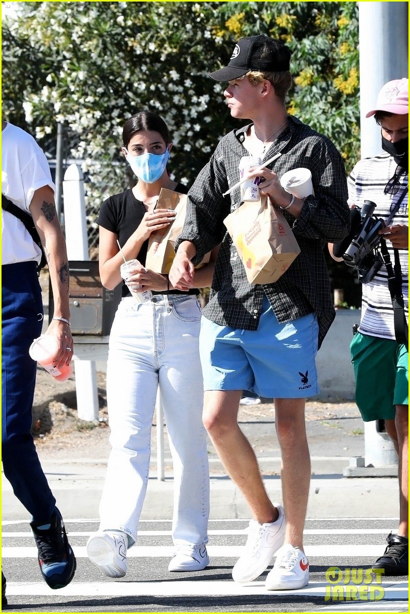 Charli D'Amelio Grabs McDonald's With Chase Hudson & Nick Austin Over The Weekend!