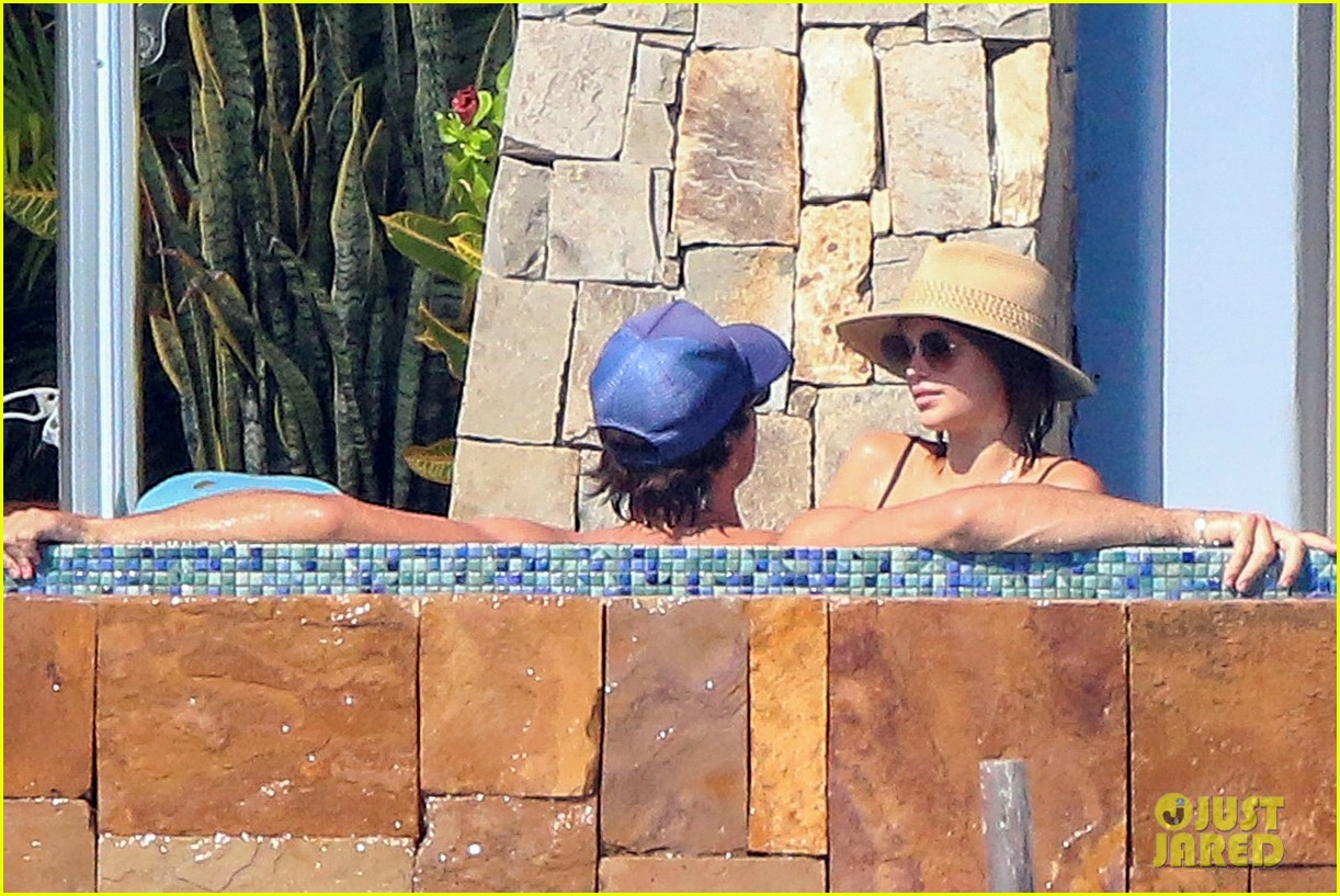 Kaia Gerber & Jacob Elordi Show Off Hot Bodies in Mexico - See Photos!