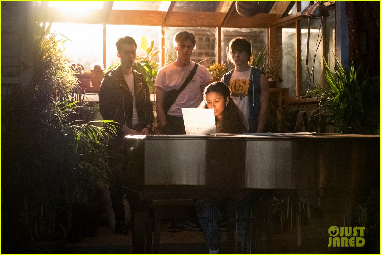 Get To Know Newcomer Madison Reyes, The Star of 'Julie & The Phantoms' (Exclusive)