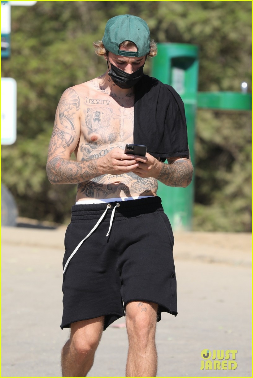 Justin Bieber Shows Off His Tattoos During a Shirtless Hike!