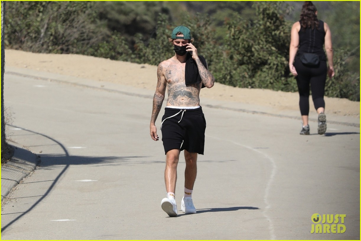 Justin Bieber Shows Off His Tattoos During a Shirtless Hike!