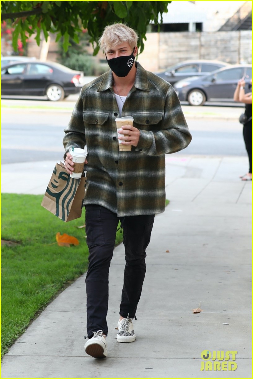 Blake Gray Shows Off New Blonde Hair On Starbucks Run