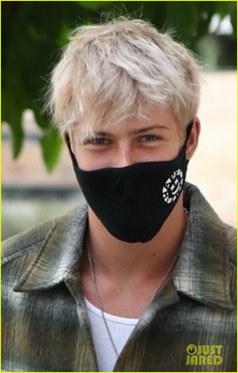 Blake Gray Shows Off New Blonde Hair On Starbucks Run