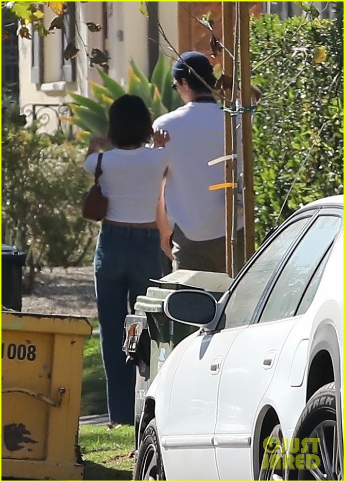 Kaia Gerber & Boyfriend Jacob Elordi Lounge on the Grass Together in Hollywood