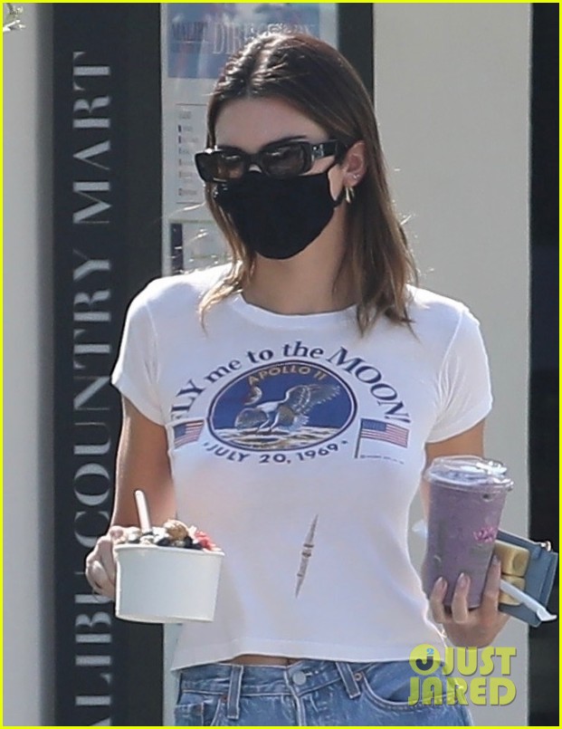 Kendall Jenner Steps Out in Malibu for Lunch Outing