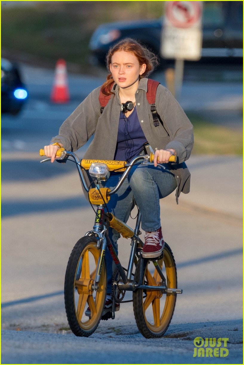'Stranger Things' Cast Stay Masked Up In New On Set Photos!