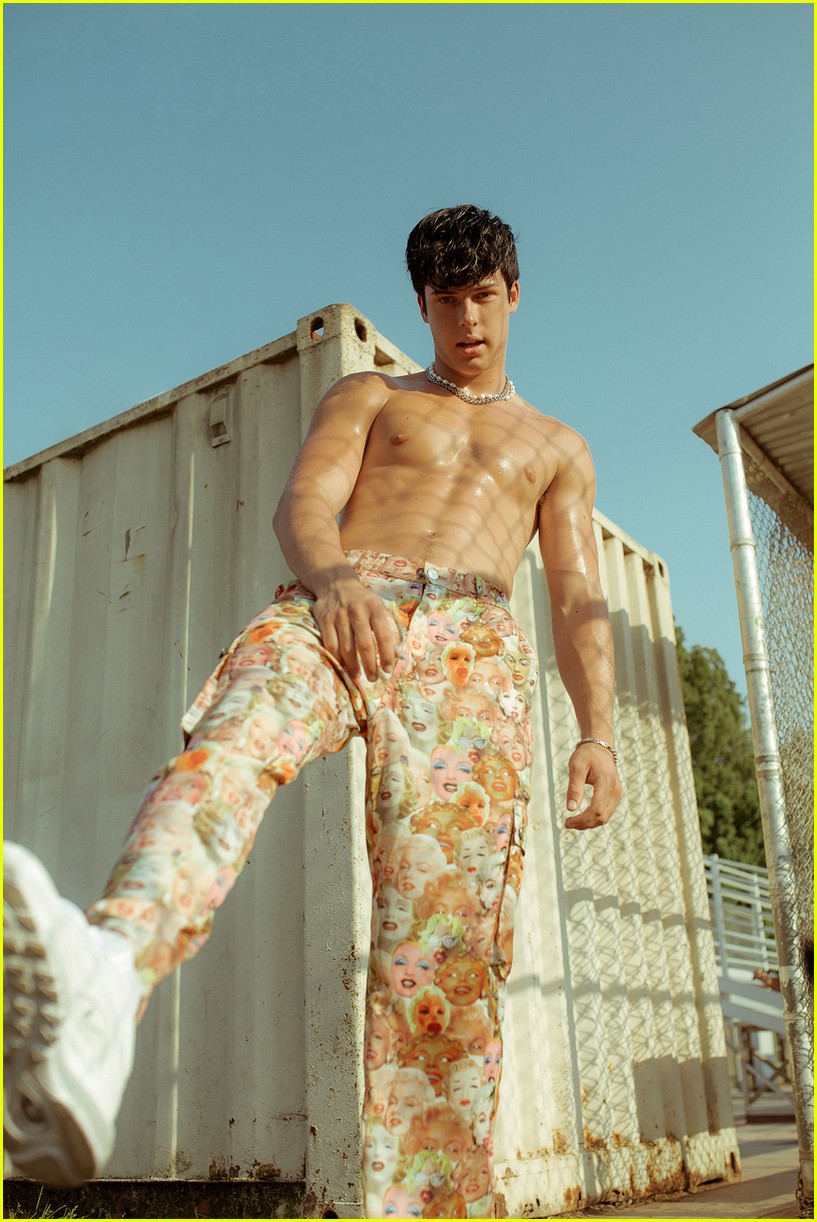 Blake Gray Goes Shirtless For New Magazine Feature