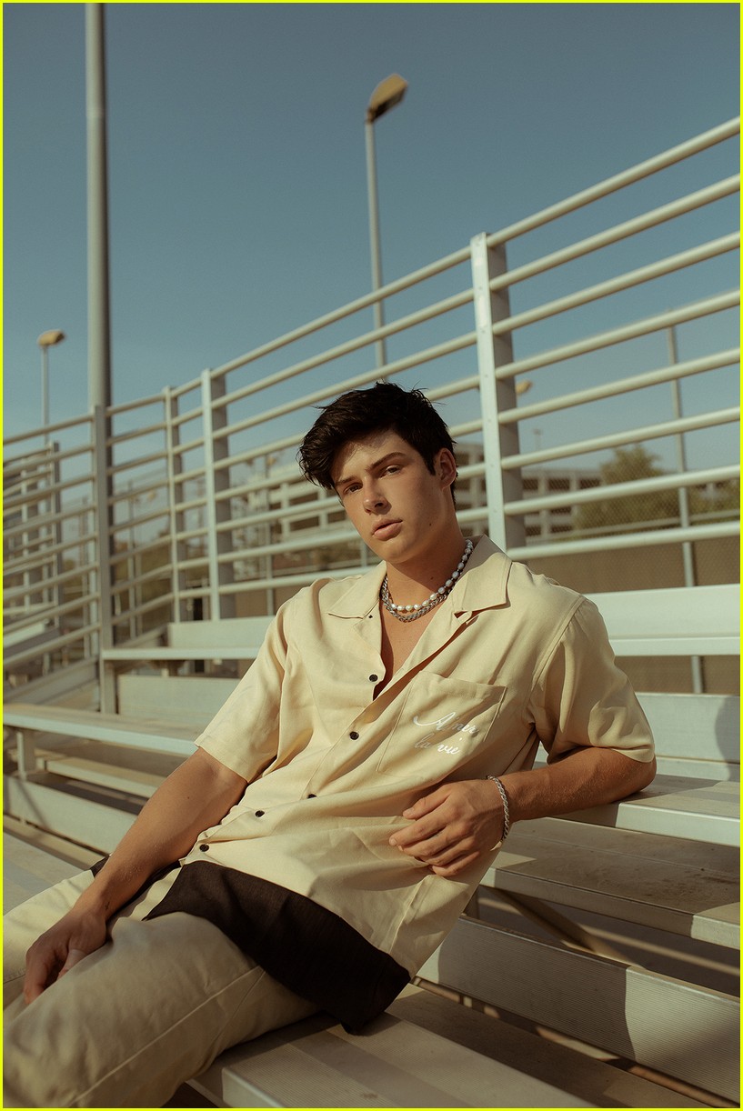 Blake Gray Goes Shirtless For New Magazine Feature