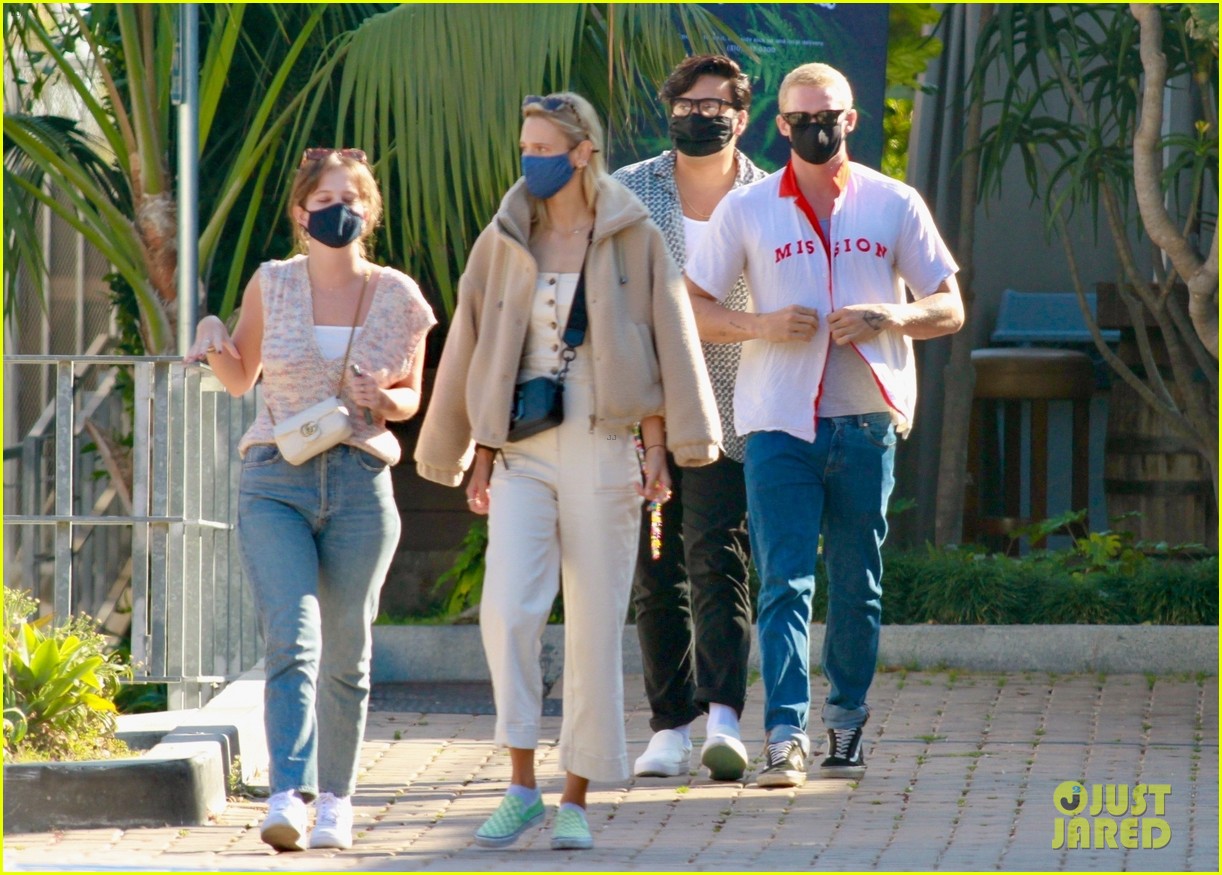 Cody Simpson Flaunts PDA With Marloes Stevens (Photos)