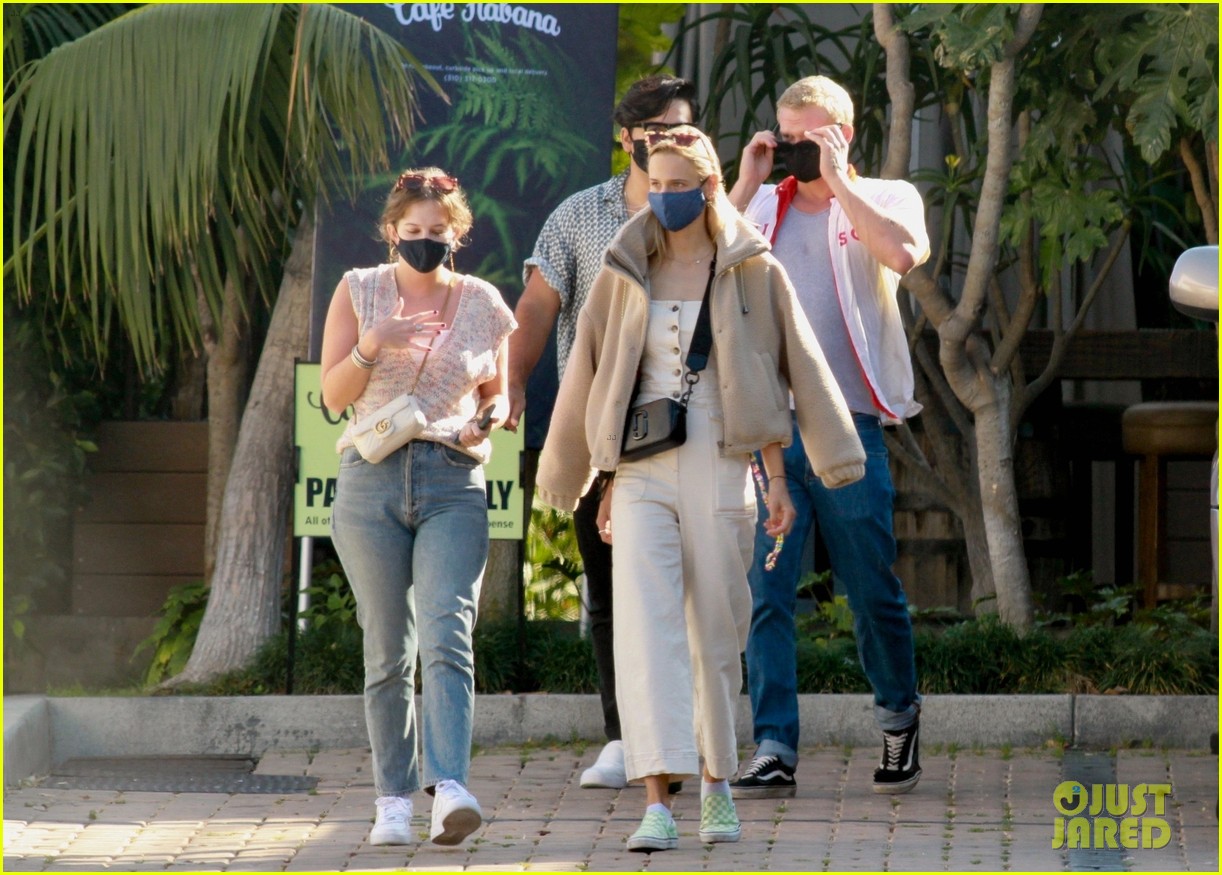 Cody Simpson Flaunts PDA With Marloes Stevens (Photos)