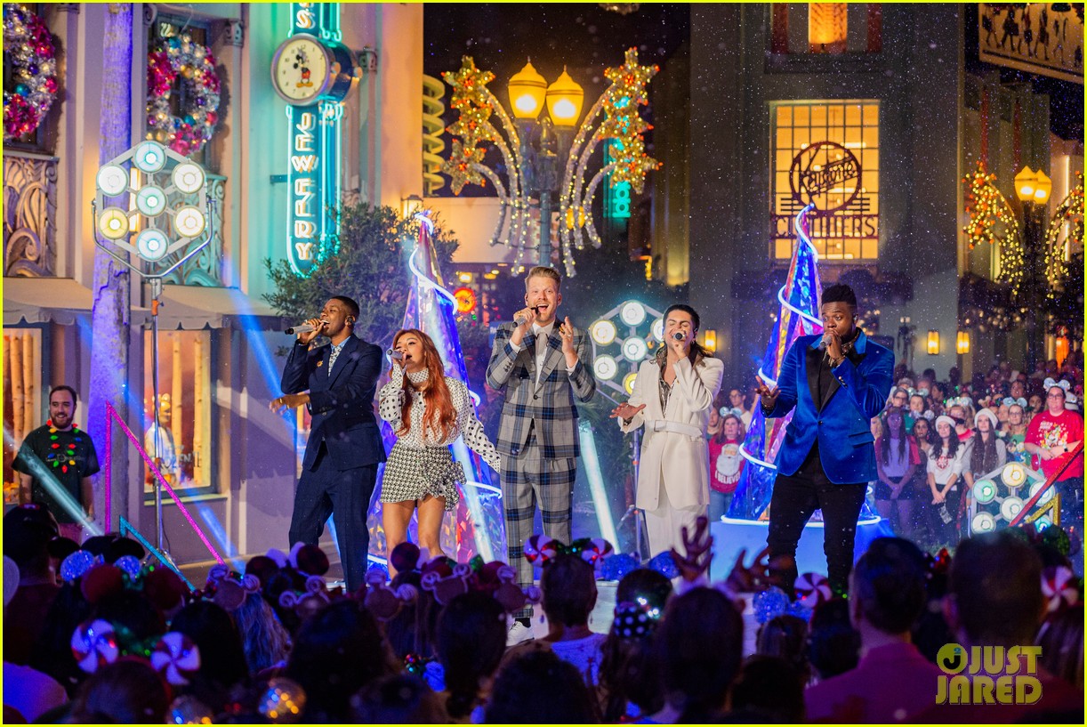 Julianne & Derek Hough Co-Hosting Disney's Magical Holiday Celebration!