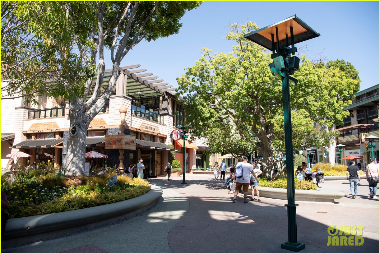 Anaheim's Downtown Disney District To Extend Opening to California Adventure's Buena Vista Street