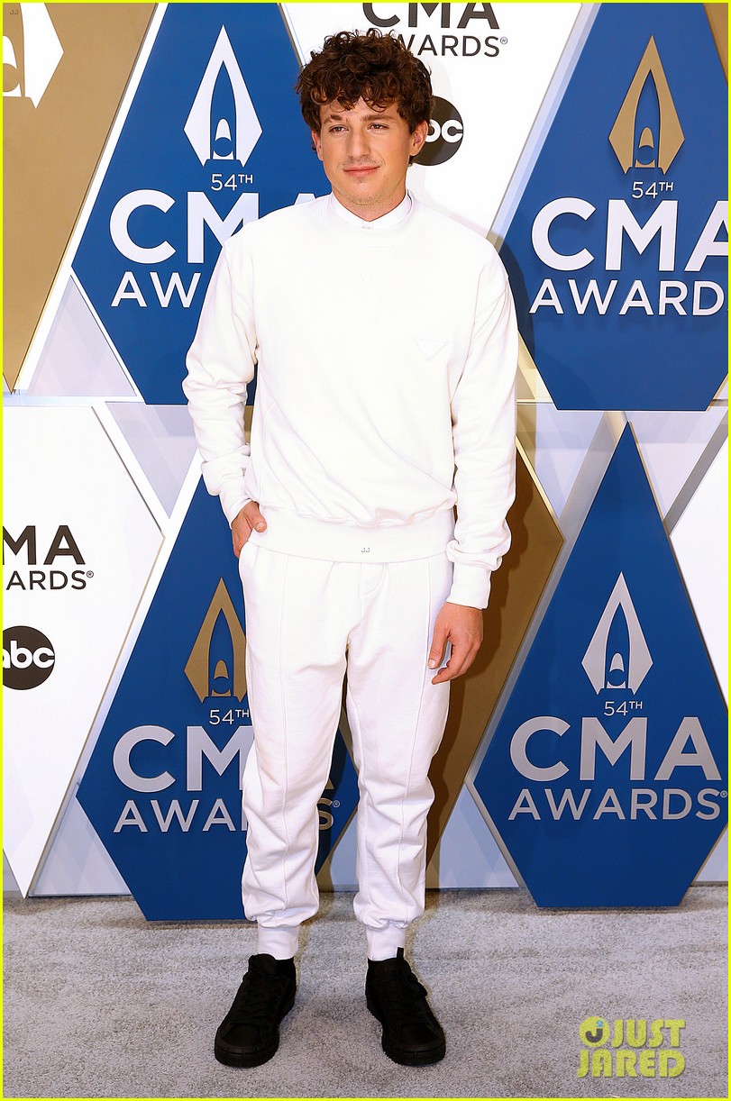 Gabby Barrett Cradles Baby Bump at CMAs 2020 With Hubby Cade Foehner