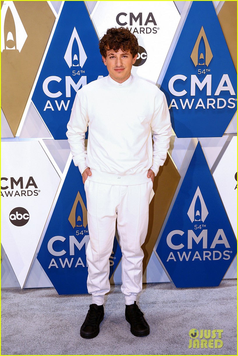 Gabby Barrett Cradles Baby Bump at CMAs 2020 With Hubby Cade Foehner