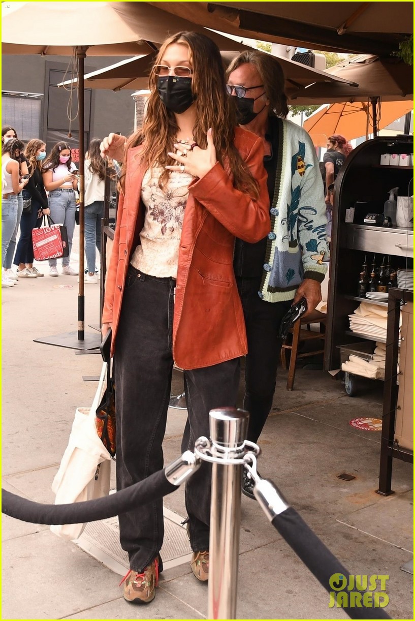 Bella Hadid Wrote the Sweetest Letter for Her Dad's 72nd Birthday!