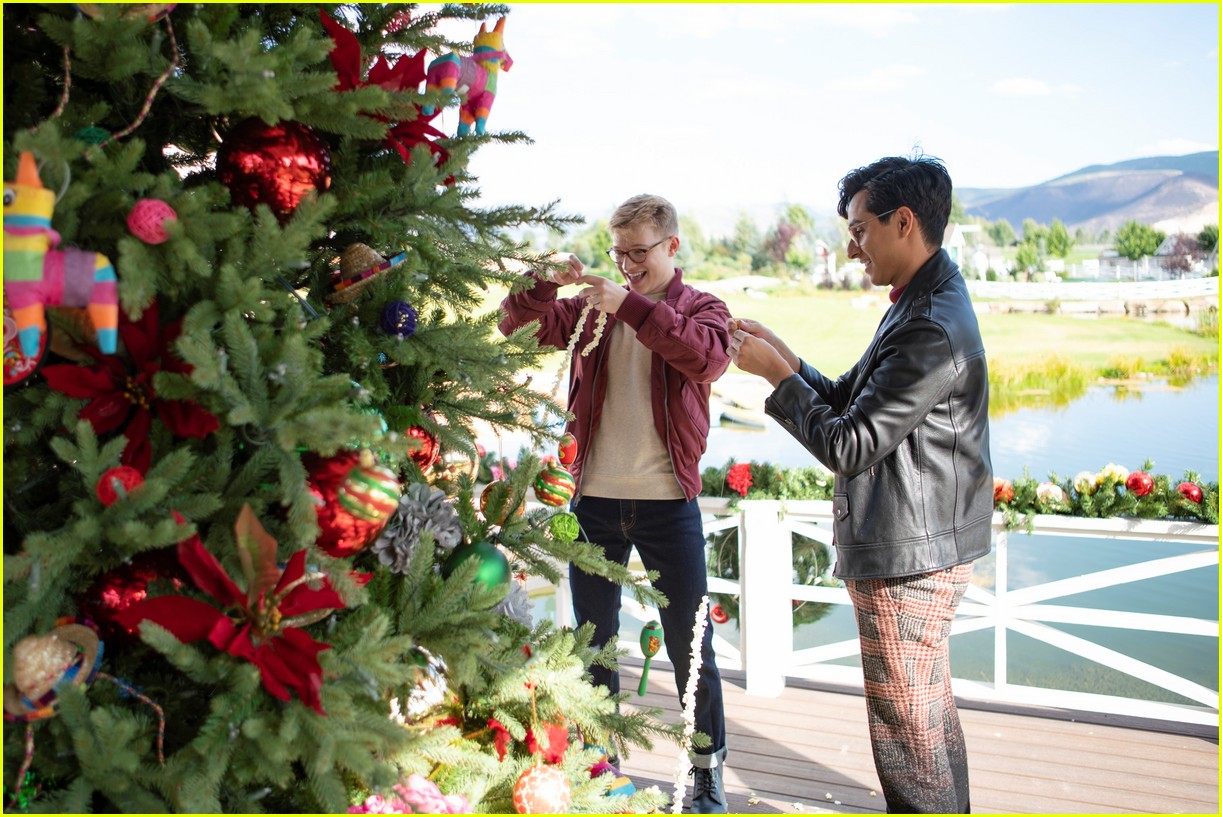 'High School Musical: The Musical: The Holiday Special' Debuts Trailer With Season 2 Sneak Peek!