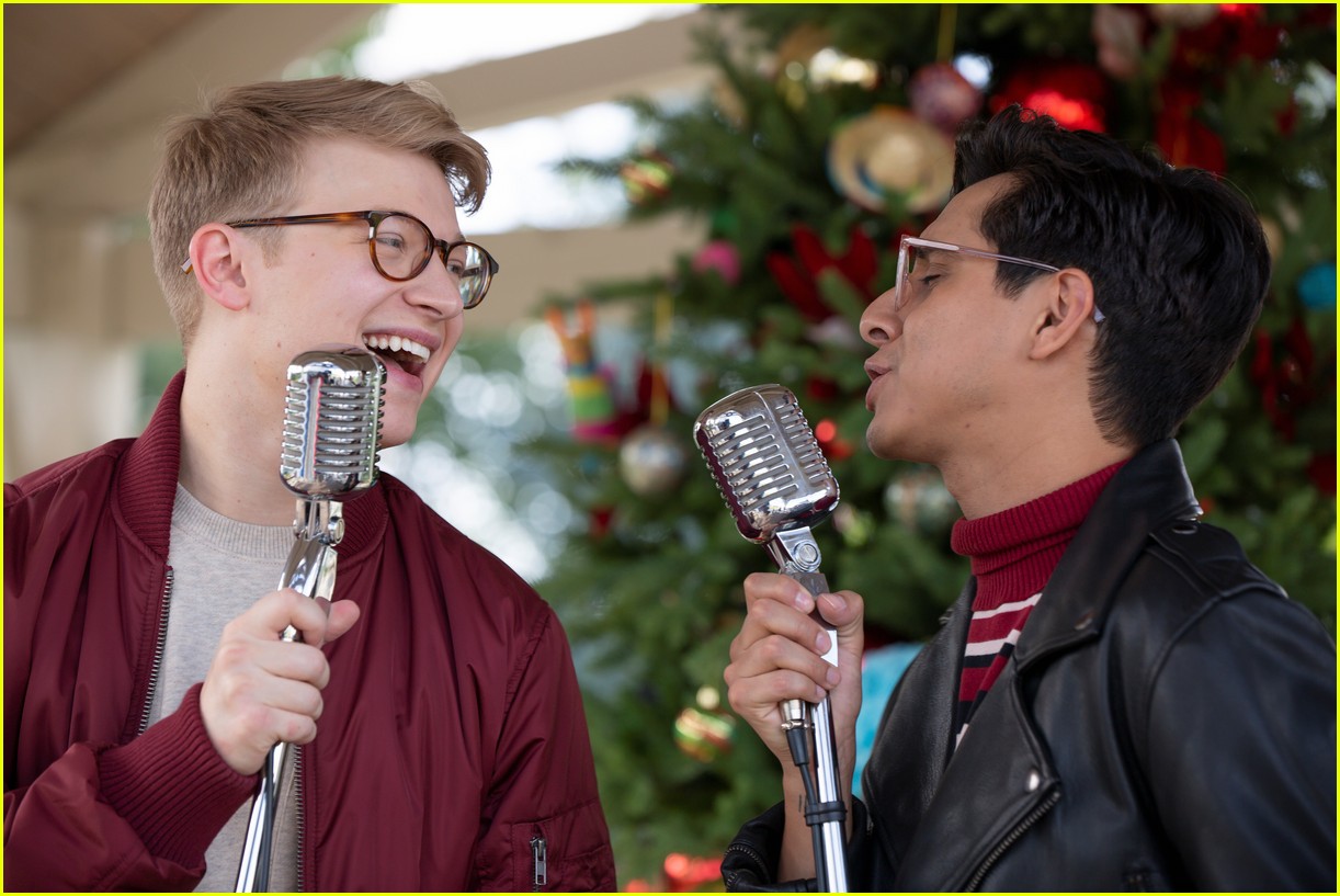 'High School Musical: The Musical: The Holiday Special' Debuts Trailer With Season 2 Sneak Peek!