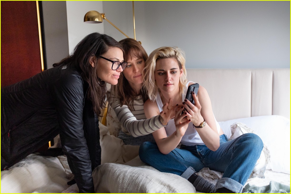 Kristen Stewart Is Ready To Propose To Her Girlfriend In 'Happiest Season' Trailer