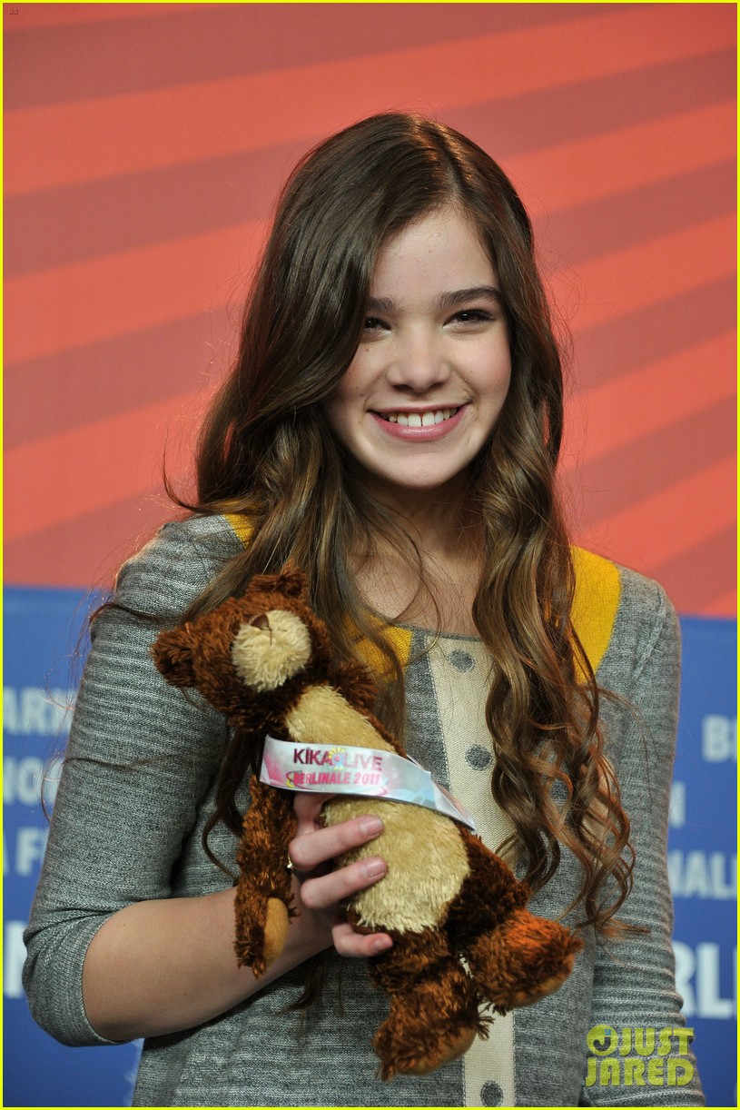 Hailee Steinfeld Celebrates 10 Year Anniversary of Her Breakout Movie 'True Grit'