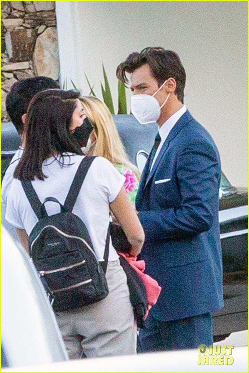 Harry Styles Looks Dapper In 2 Suits On 'Don't Worry Darling' Set in Palm Springs!