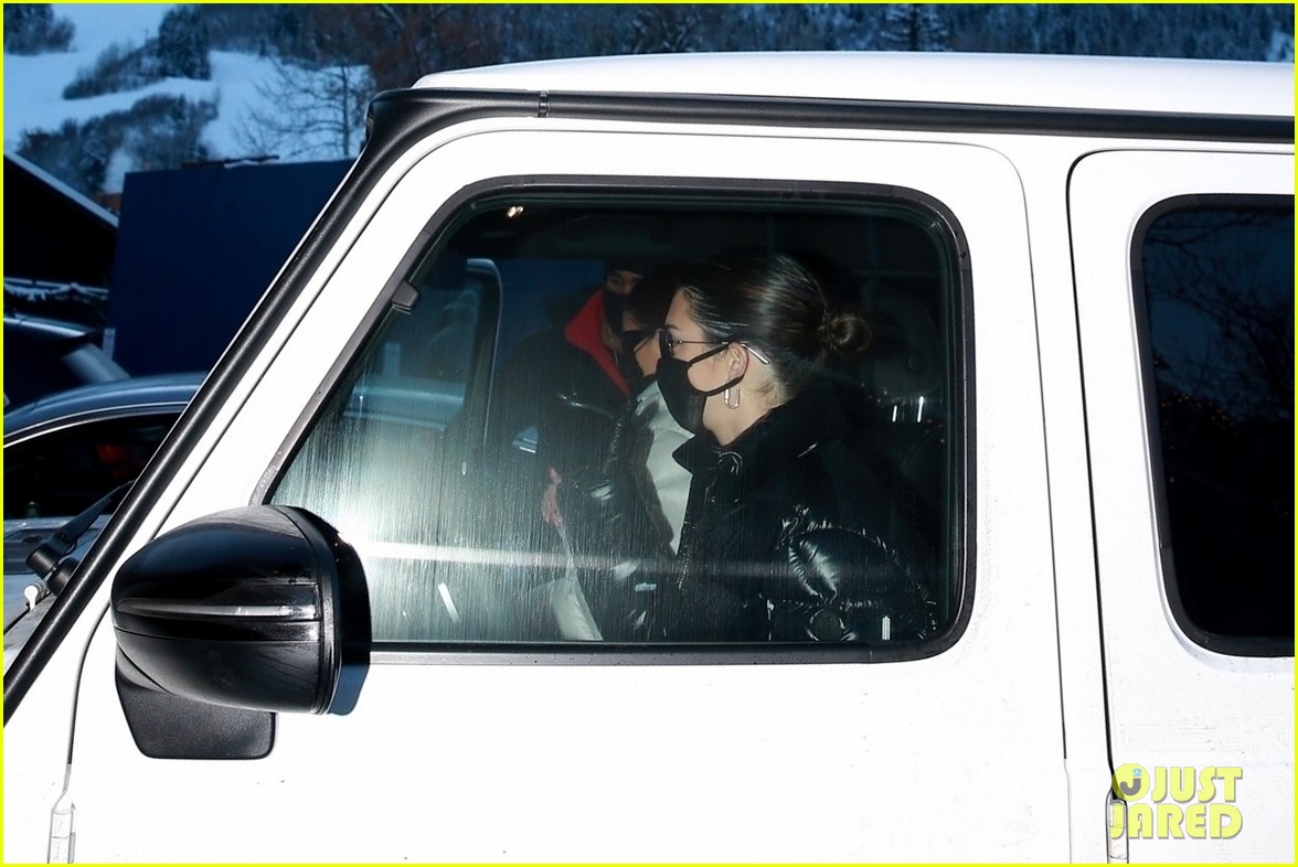 Kendall & Kylie Jenner Bundle Up While Shopping in Aspen