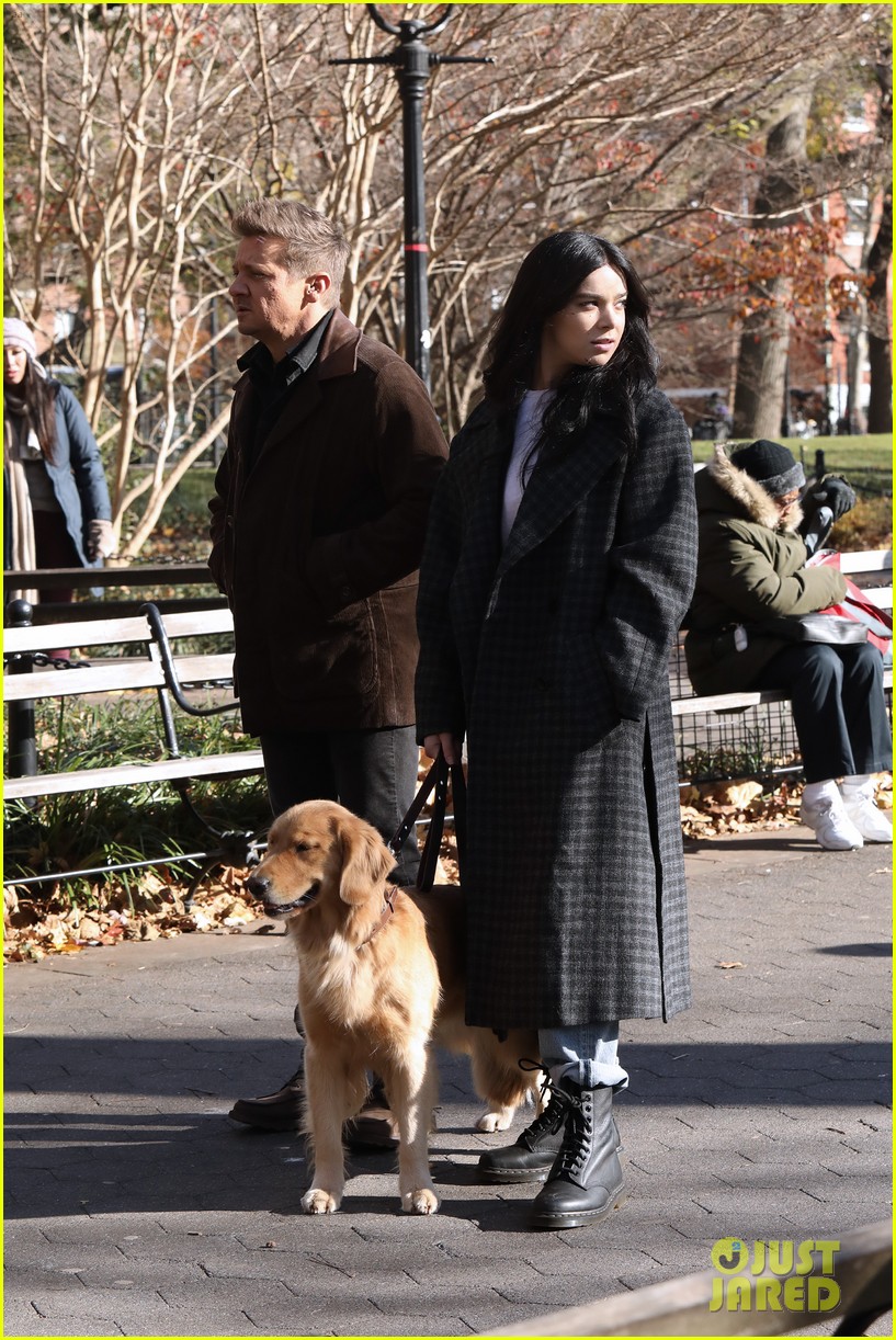 Hailee Steinfeld Films 'Hawkeye' With Jeremy Renner In NYC! (Photos)