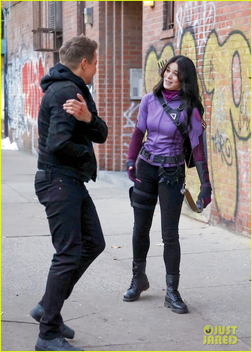 Hailee Steinfeld Turns Into Kate Bishop On 'Hawkeye' Set In NYC