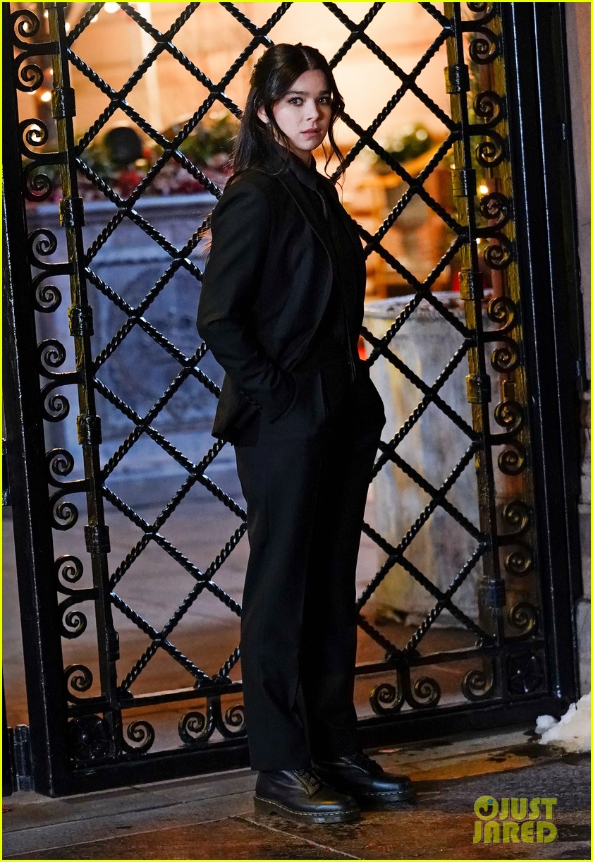 Hailee Steinfeld Films a Christmas-Set Scene for 'Hawkeye' in NYC