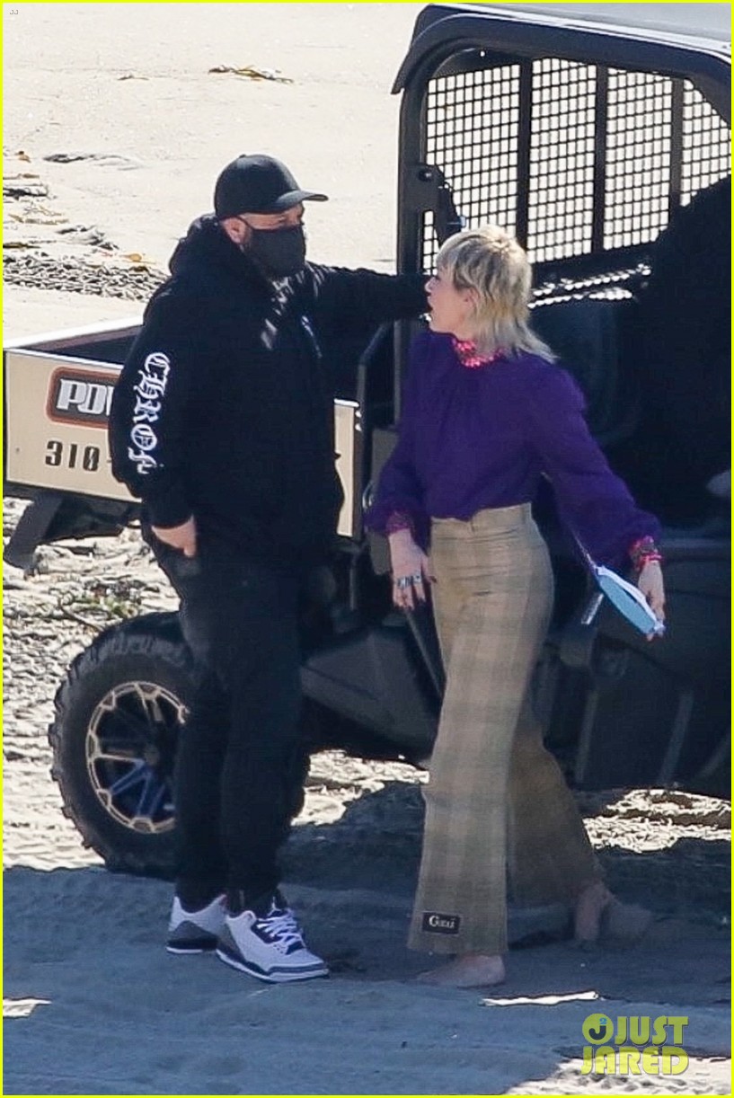 Miley Cyrus Hits the Beach in Malibu for Video Shoot! 