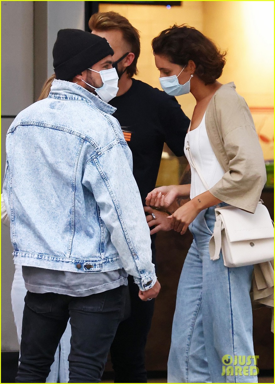Zac Efron Is Still Going Strong with Girlfriend Vanessa Valladares - See New Photos!