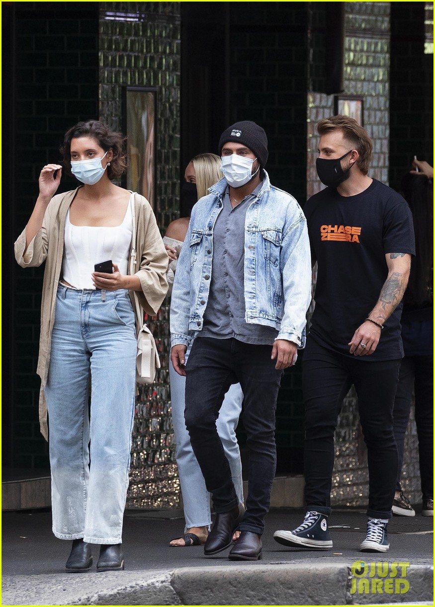 Zac Efron Is Still Going Strong with Girlfriend Vanessa Valladares - See New Photos!