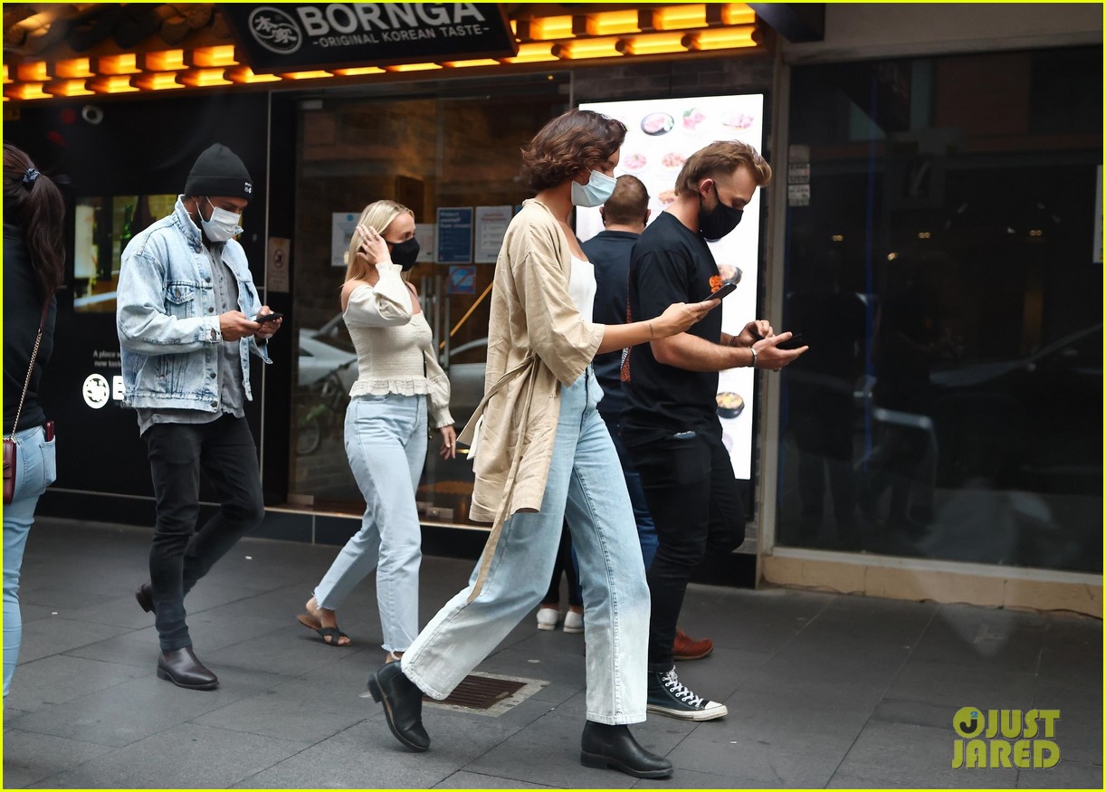 Zac Efron Is Still Going Strong with Girlfriend Vanessa Valladares - See New Photos!