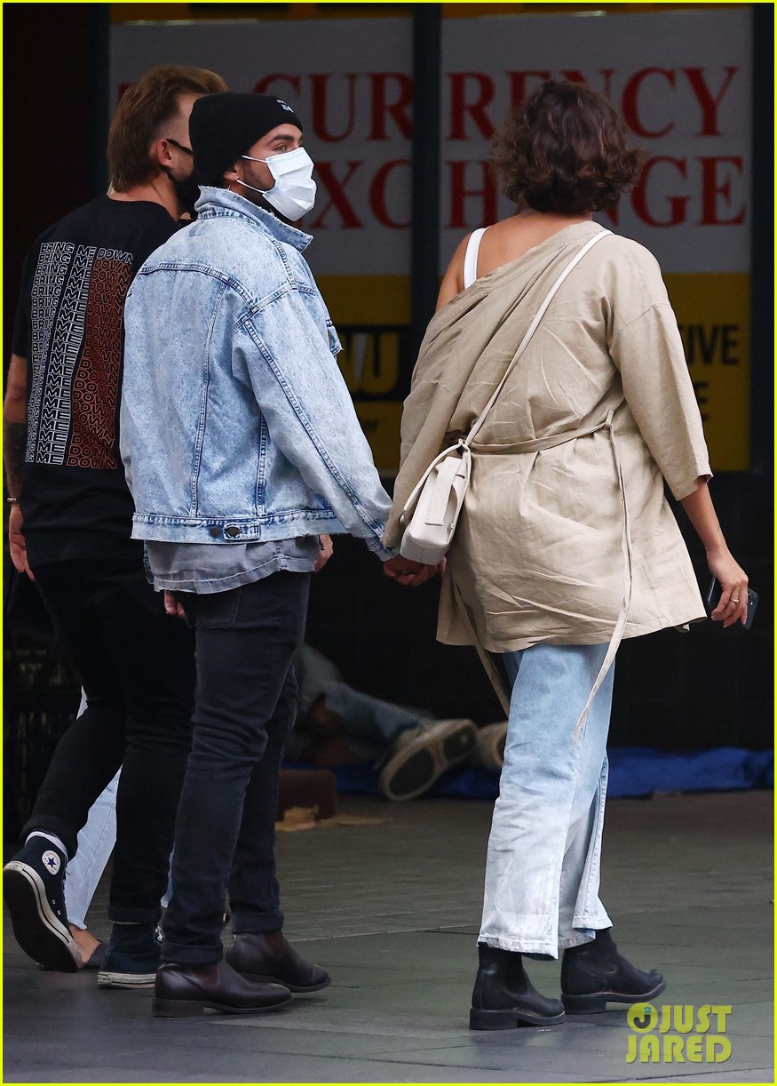 Zac Efron Is Still Going Strong with Girlfriend Vanessa Valladares - See New Photos!