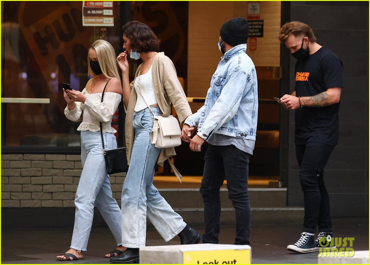 Zac Efron Is Still Going Strong with Girlfriend Vanessa Valladares - See New Photos!